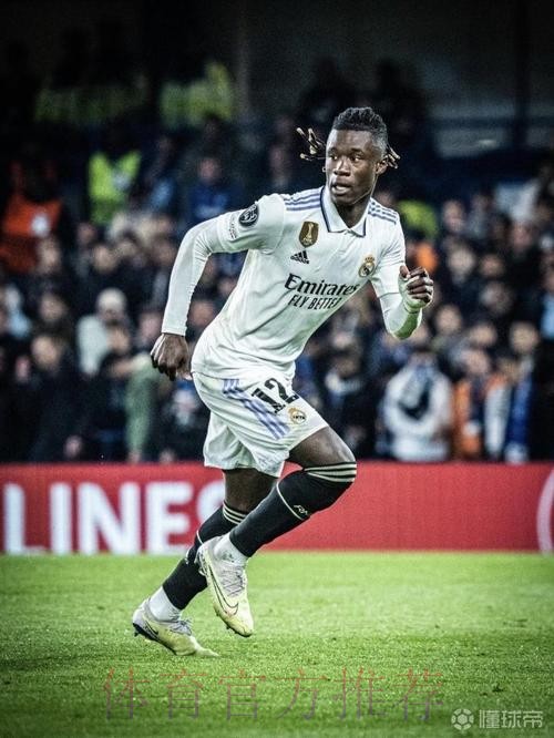 卡马文加预计下周二抵达马德里 他期待与安帅共事 卡马文加预计下周二抵达马德里 他期待与安帅共事